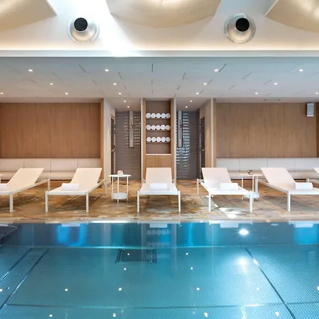 ホテル プルマン パリソントレ ベルシー パリ